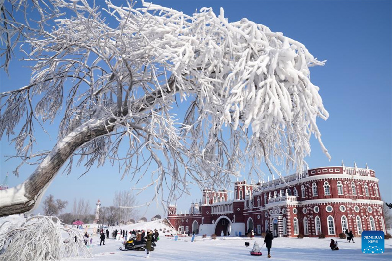 Тематический парк с элементами русской культуры в Харбине привлекает посетителей