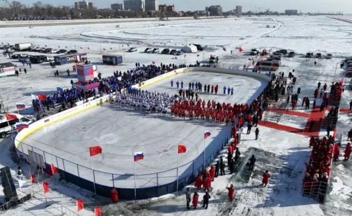 Российские спортсмены одержали победу в хоккейных матчах в рамках Китайско-российских зимних игр