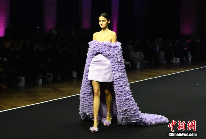 Китайский бренд принял участие в Парижской неделе моды