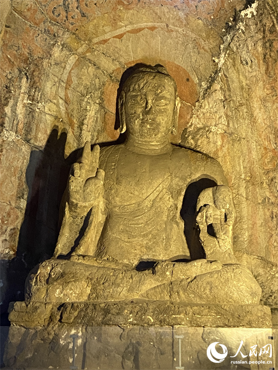 Комплекс буддийских пещерных храмов Лунмэнь в провинции Хэнань
