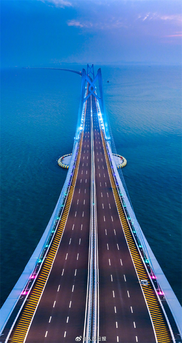 В этом году пассажиропоток на КПП Чжухай моста Сянган-Чжухай-Аомэнь превысил 10 млн человек
